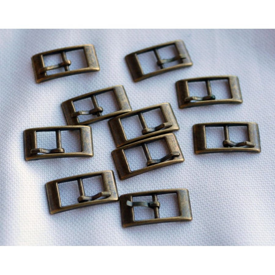 Antikke bronsespenner for 8 mm armbånd i beltestil x 5
