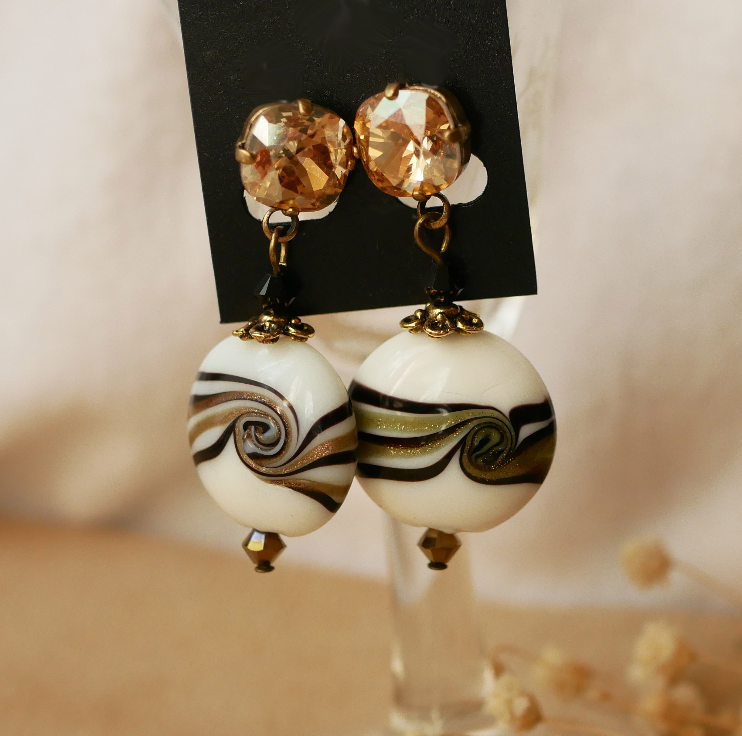 Gull cabochon øredobber