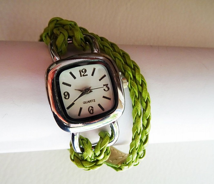 Bracelet montre tress&eacute; fuchsia