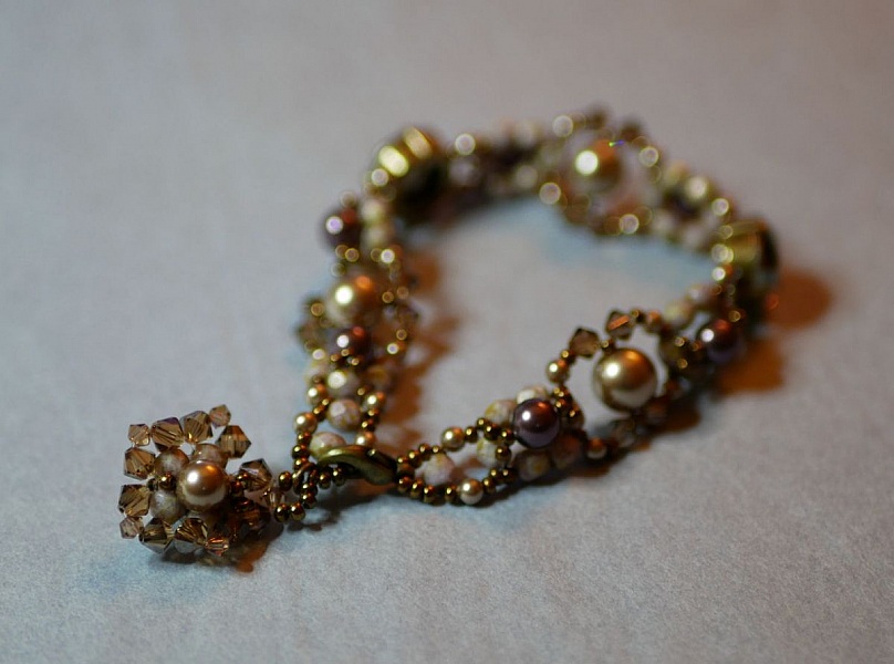 Kanel triade armb&aring;nd med sjarm