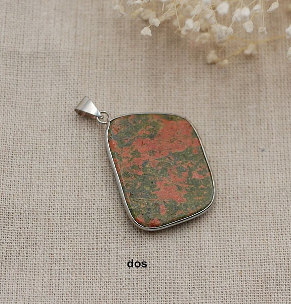 Cabochon anheng sett med unakitt stein 