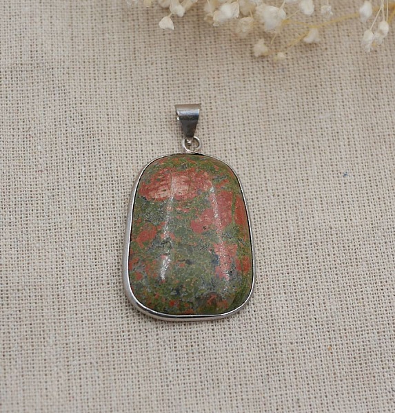 Cabochon anheng satt i unakite stein rund rektangul&aelig;r form