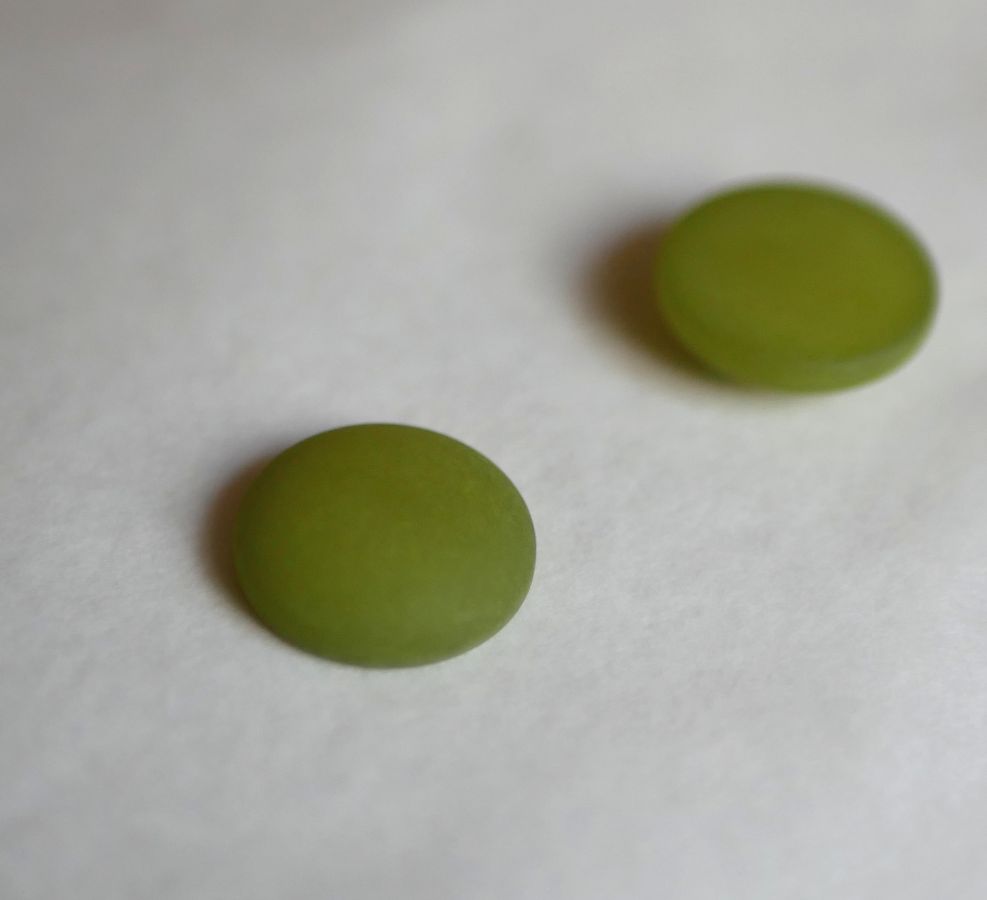 Polaris cabochon grønn Olivine diameter 16mm