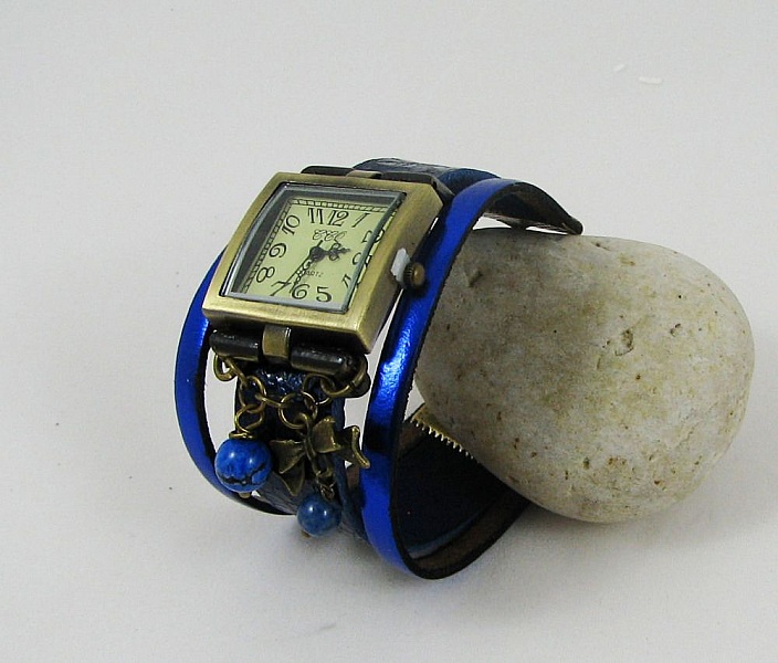 Cadran de montre carr&eacute; bronze dor&eacute;