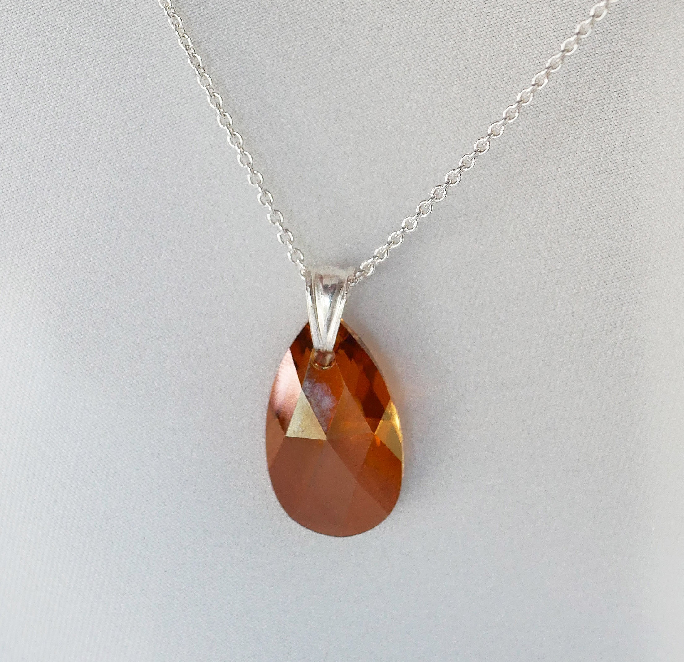 S&oslash;lv halskjede anheng Swarovski Tear Copper