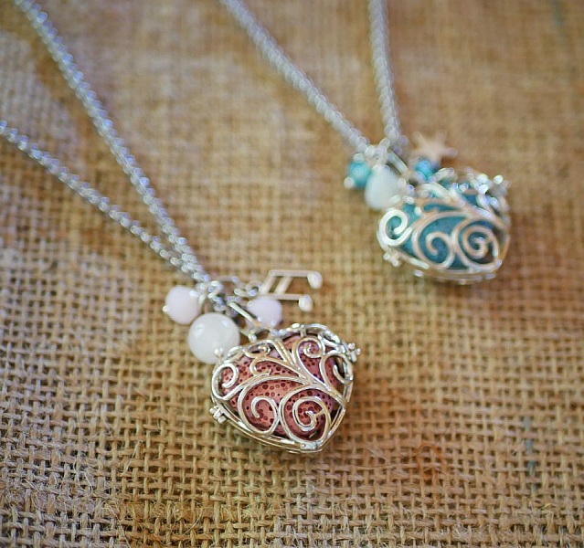 Halskjede anheng Hjerte boks med lavastein farge etter eget valg Valentinsdag gave