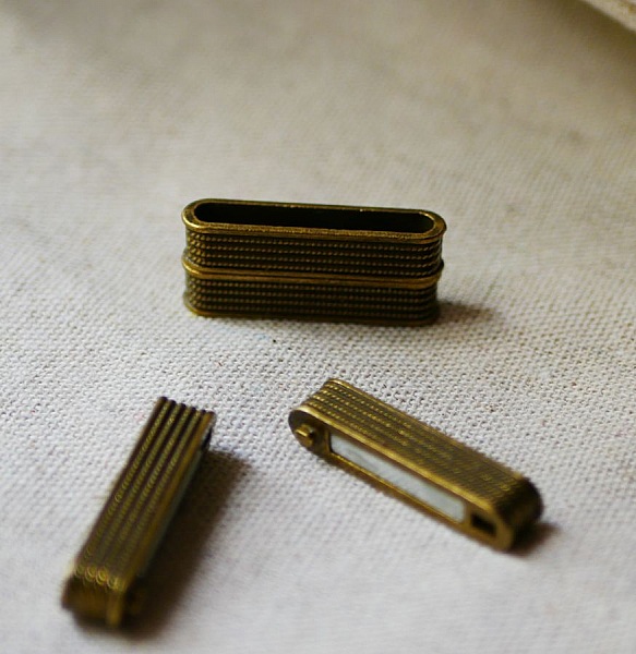 Magnetl&aring;s alderen bronse 32 mm