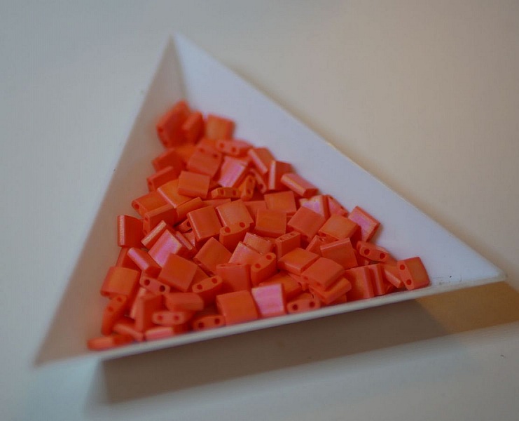 Miyuki Tila 5 mm ugjennomsiktig oransje matte Ab x 25
