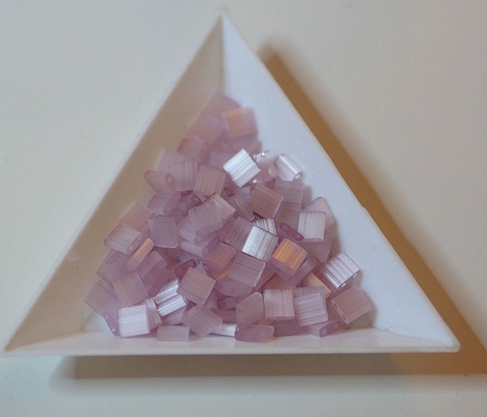 Miyuki Tila 5 mm Rose Silk Satin 2551