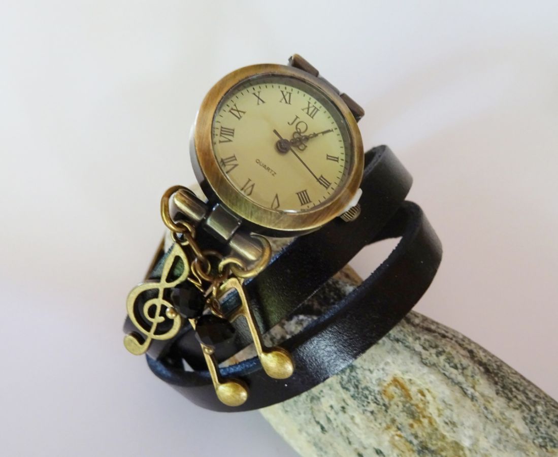 Montre Musique au bracelet triple tour cuir Noir 