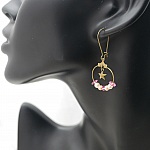 Boucles d'oreilles petites cr&eacute;oles laiton aux perles rose et p&ecirc;che